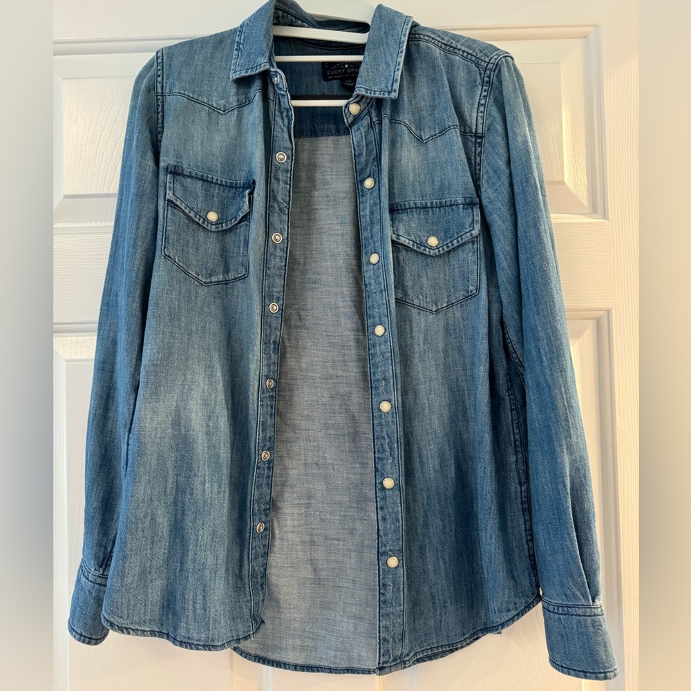 Lucky brand chambray jean shirt size XS